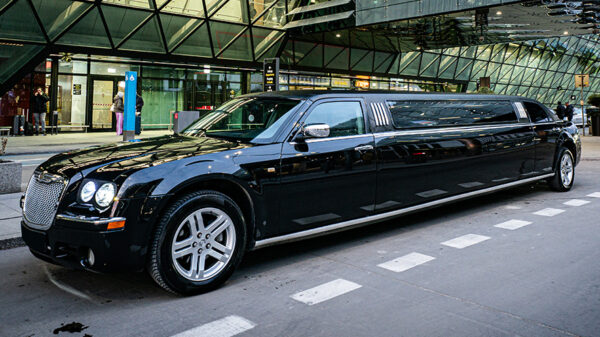 Black Chrysler limousine krakow
