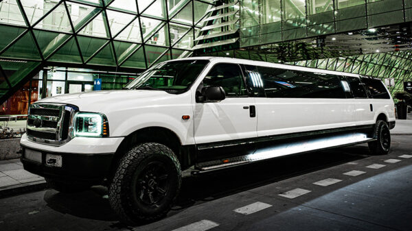 Ford long limousine available in Krakow